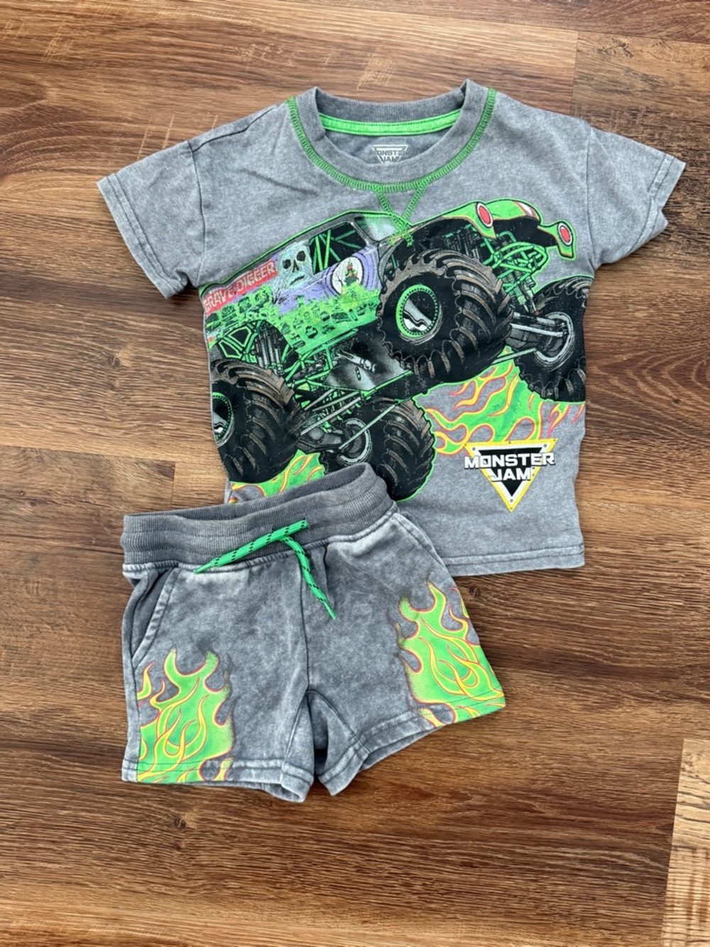 Toddler Monster Jam Grave Digger Set - 2T